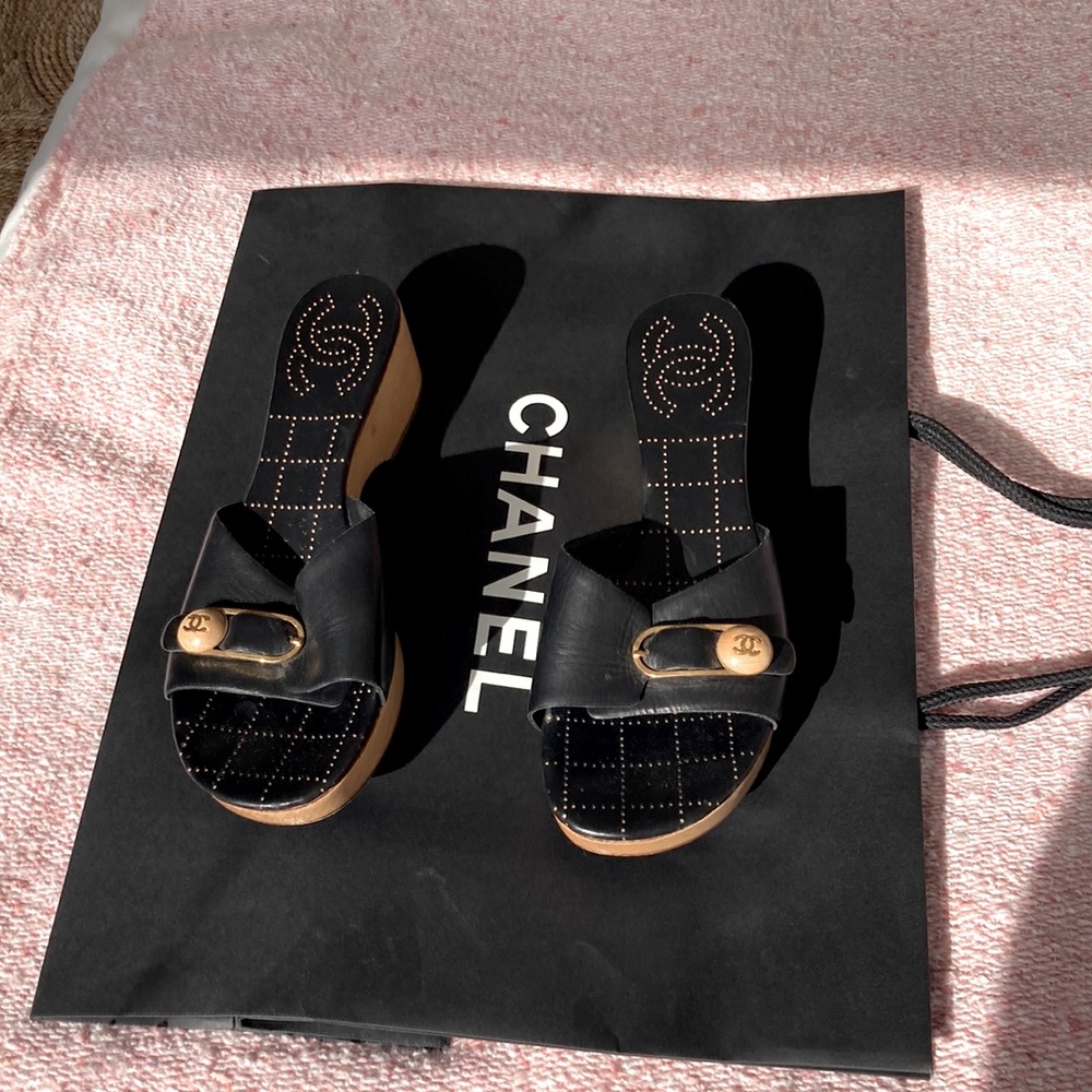 Chanel black with wooden plank shoes size 39